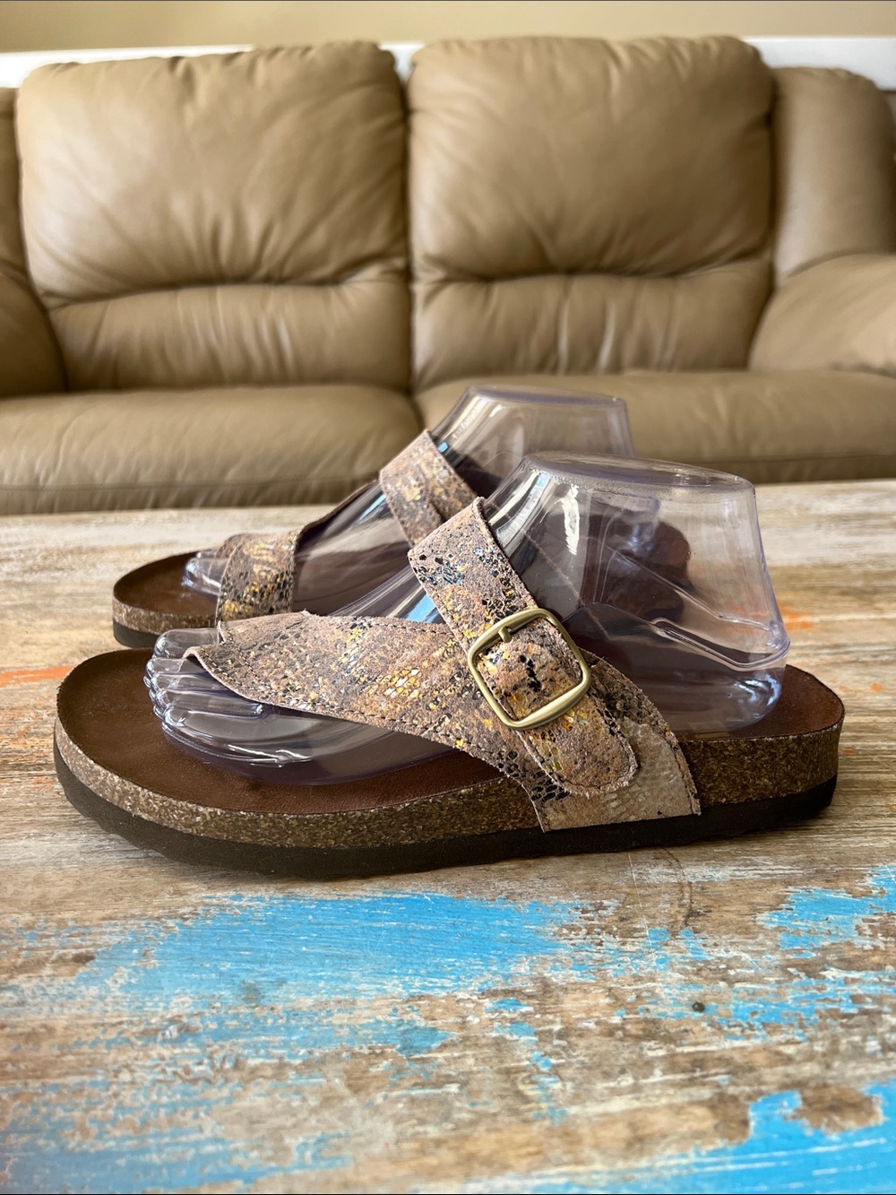 White Mountain Carly Metallic Bronze Buckled Toe-Loop Sandal